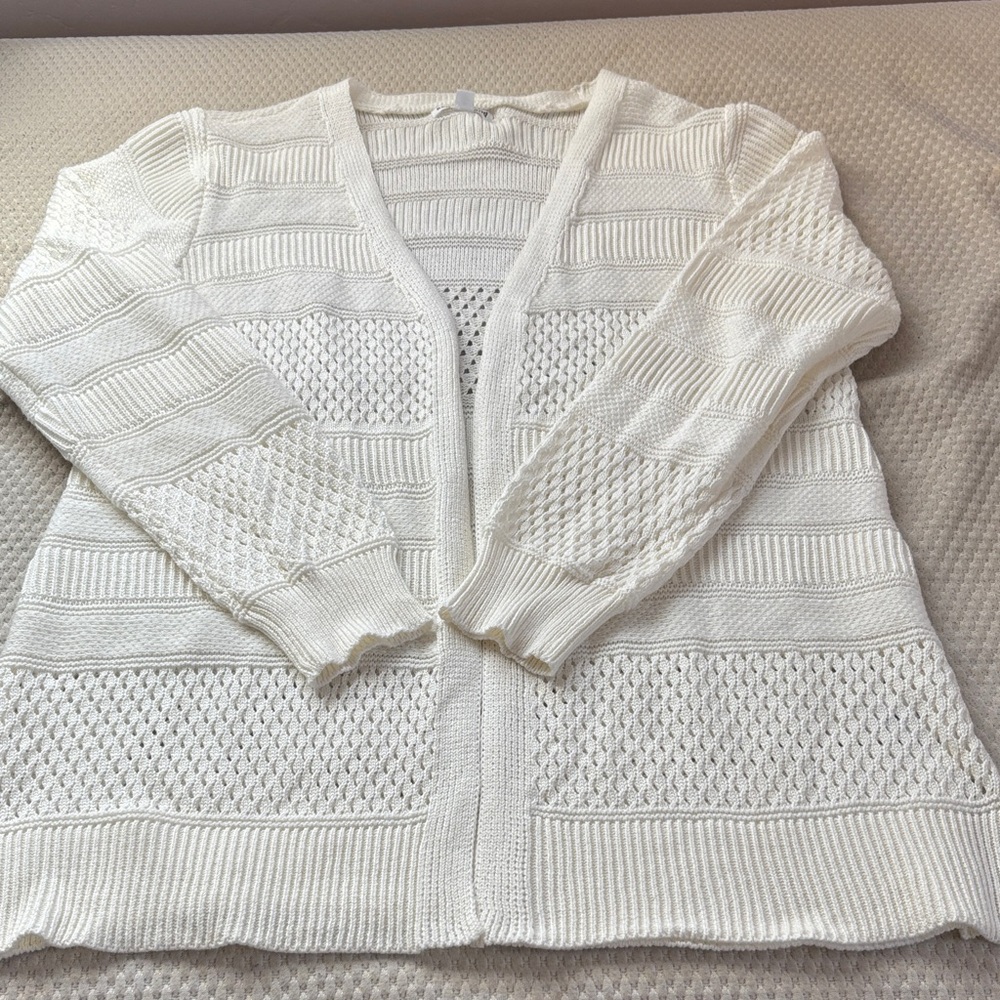 Kathy Ireland White Textured Cardigan